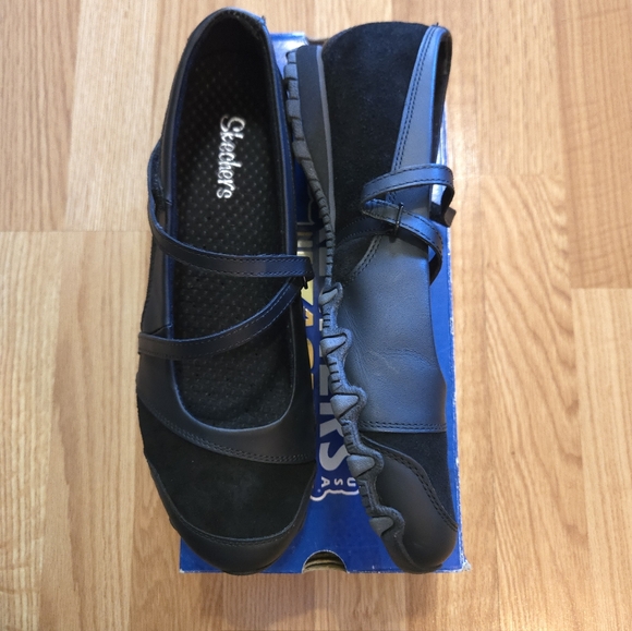 New In Box Skechers Black Women Shoes Size 10 - Picture 4 of 10